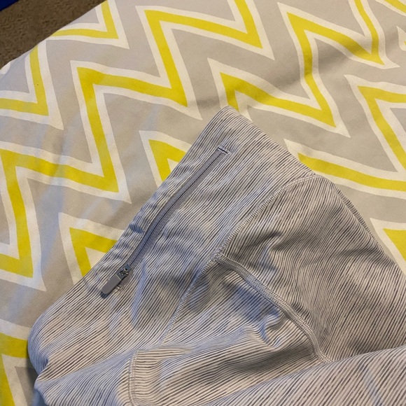 Lululemon leggings - Picture 6 of 8